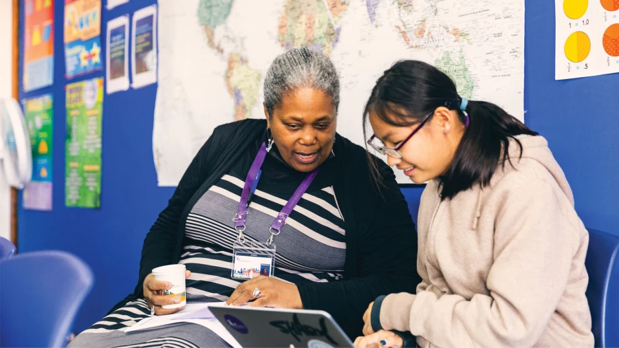 yantai huasheng international school teachers helping students first